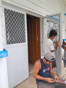 Glass and aluminum screen door